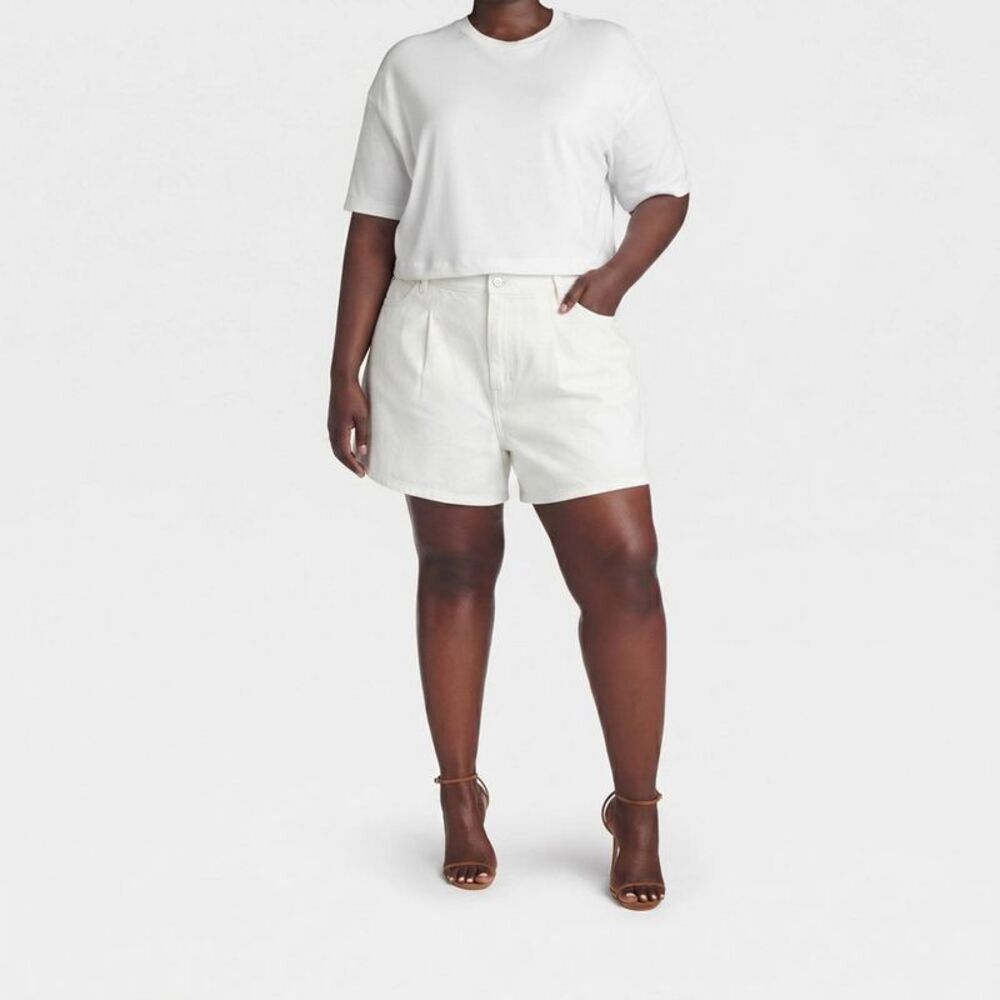KBB by KAHLANA Women’s ‘The Pleated Denim Shorts’ - White 26